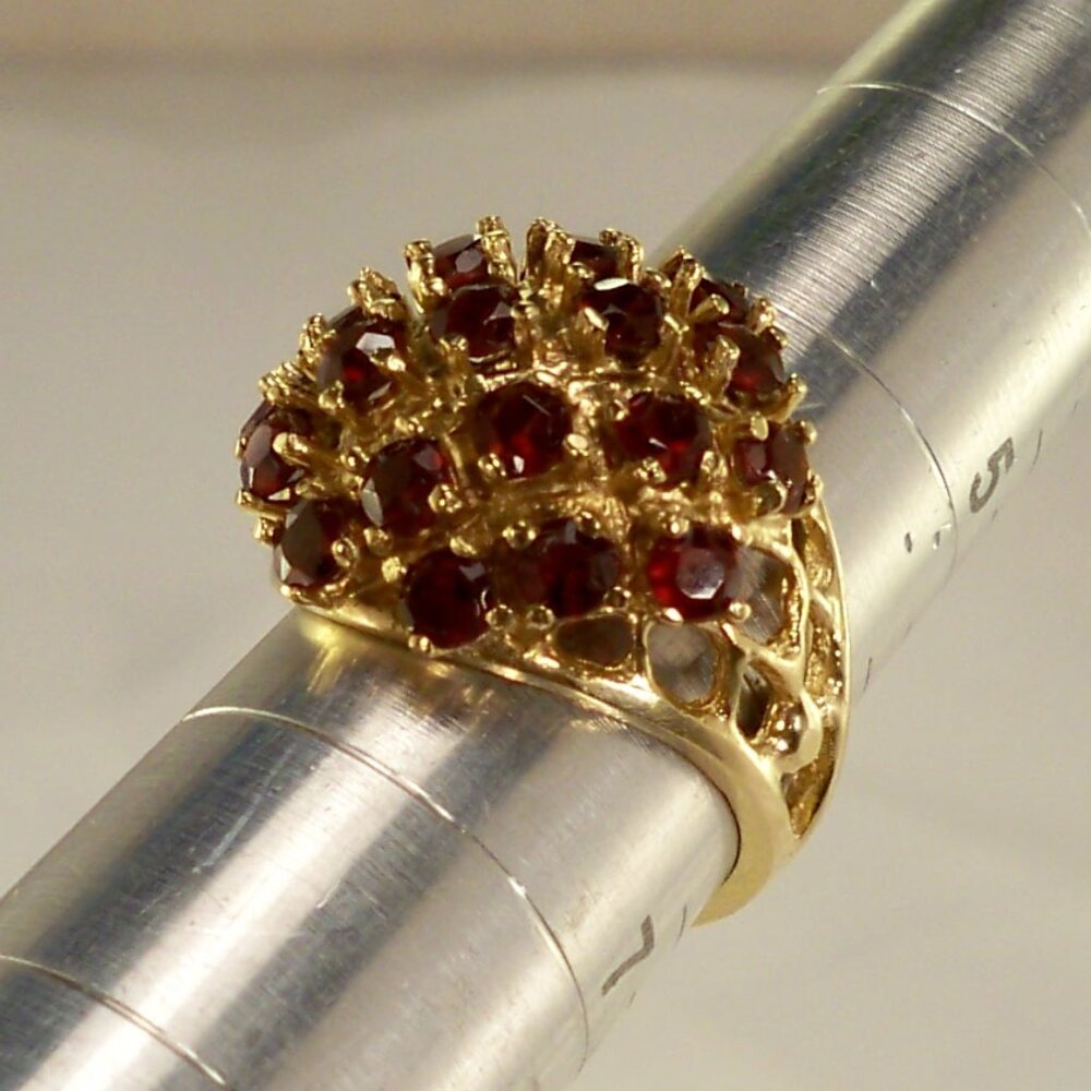 10K Gold 21 Garnets *Vintage Dome Ring